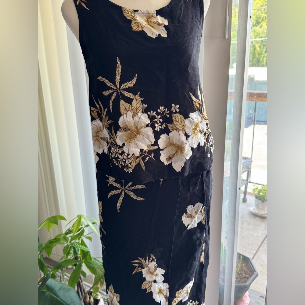 VTG Hibiscus Collection Hawaii 2 Piece Top & Skirt Sarong SMALL Black & White - Picture 10 of 16